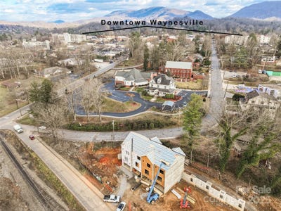 /international/us/41-richland-street-waynesville-nc-110104404717/