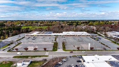 /international/us/2071-main-st-brockton-ma-110106732629/