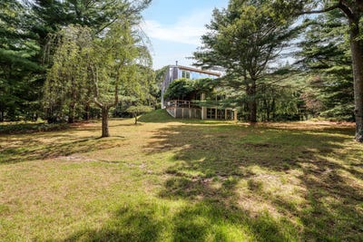 /international/us/187-middle-highway-east-hampton-ny-110101213929/