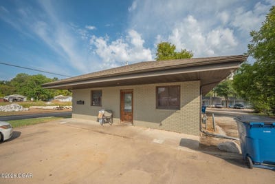/international/us/522-w-brook-street-neosho-mo-110120086333/