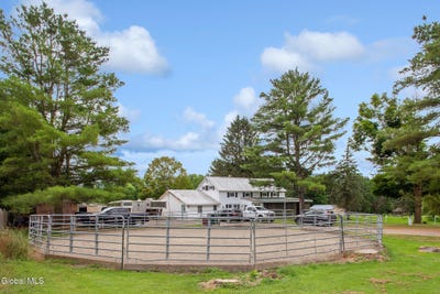 /international/us/420-caverns-road-cobleskill-ny-110100893530/