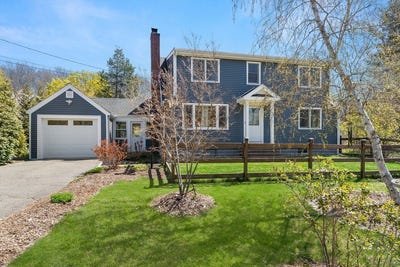 /international/us/115-maple-street-wenham-ma-110108499656/