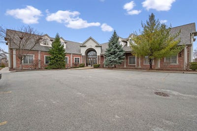 /international/us/32-uno-circle-joliet-il-110107518596/