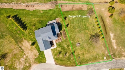 /international/us/unit-17-applewood-drive-charlevoix-mi-110108849346/