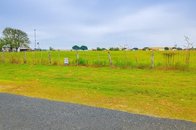 /international/us/south-east-street-weimar-tx-110104054611/