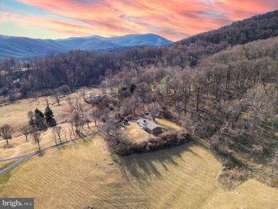 /international/us/40-antique-lane-sperryville-va-110100123317/