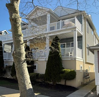 /international/us/104-e-poplar-wildwood-nj-110098617279/