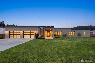 /international/us/2181-mariner-beach-drive-oak-harbor-wa-110107775793/