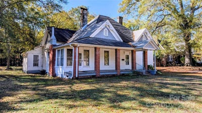 /international/us/303-kings-mountain-street-clover-sc-110103304024/