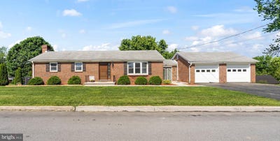 /international/us/242-linden-avenue-mercersburg-pa-110099596902/