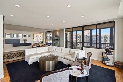/international/us/200-winston-drive-apt-cliffside-park-boro-nj-110101434808/