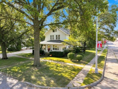 /international/us/101-e-lincoln-street-clarinda-ia-110110087453/