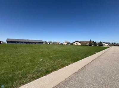 /international/us/705-10th-street-frazee-mn-110109118735/