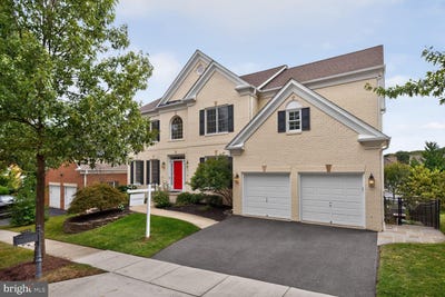 /international/us/210-long-trail-lane-rockville-md-110110364853/