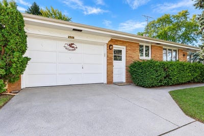 /international/us/2515-41st-street-two-rivers-wi-110120459507/