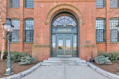 /international/us/25-grand-street-norwalk-ct-110107440481/