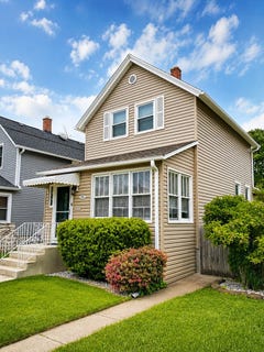 /international/us/1747-s-cora-street-des-plaines-il-110108340551/
