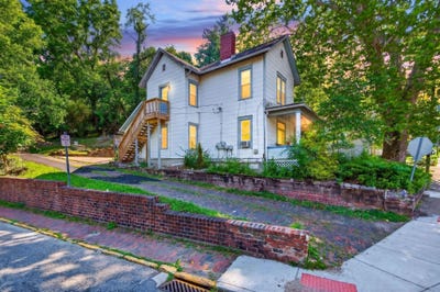 /international/us/210-w-state-street-athens-oh-110108632663/