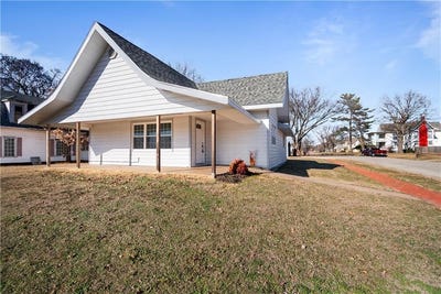 /international/us/611-e-5th-avenue-caney-ks-110104588342/