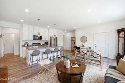 /international/us/3355-santa-fe-road-park-city-ut-110109186816/