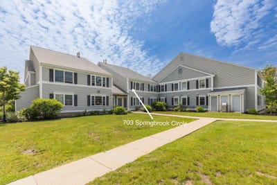 /international/us/703-springbrook-circle-portsmouth-nh-110100389862/