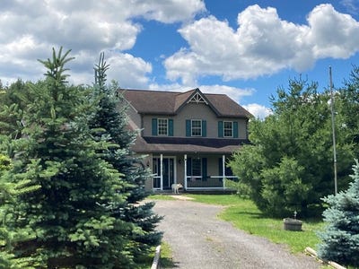 /international/us/82-elkhorn-road-lawrenceville-pa-110108493001/