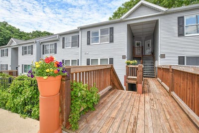 /international/us/2208-parkview-avenue-kalamazoo-mi-110100512554/