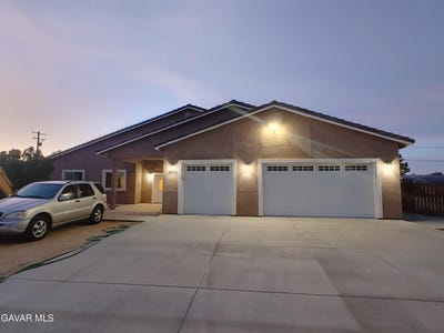 /international/us/8849-bay-avenue-california-city-ca-110100894574/