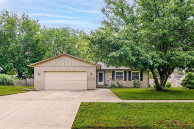 /international/us/1104-s-marietta-drive-mahomet-il-110109243675/