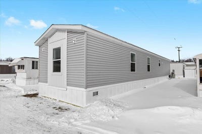 /international/us/22600-middlebelt-road-farmington-hills-mi-110105632916/