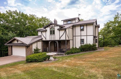 /international/us/2673-lindahl-rd-duluth-mn-110119710716/