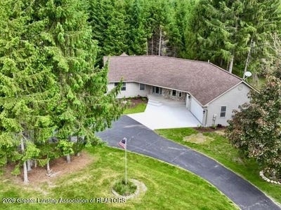 /international/us/9103-bridge-street-dimondale-mi-110108208291/