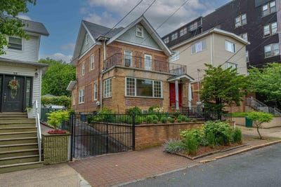 /international/us/17-77th-st-north-bergen-nj-110107848803/