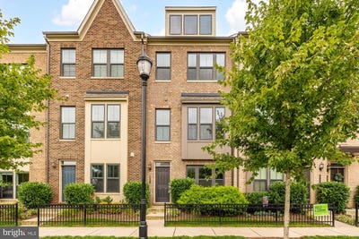 /international/us/4707-van-buren-street-riverdale-md-110108252811/