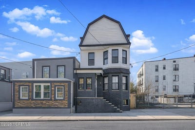 /international/us/9-myrtle-avenue-jersey-city-nj-110105779691/