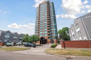 /international/us/3320-spinnaker-lane-detroit-mi-110099932051/