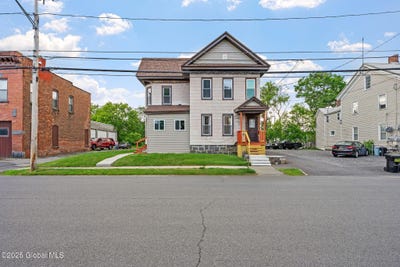 /international/us/381-n-main-street-gloversville-ny-110100146533/