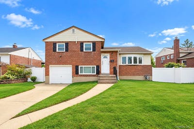 /international/us/455-pacific-street-massapequa-park-ny-110120453380/