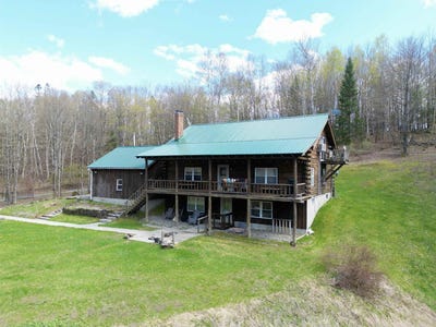 /international/us/228-juniper-lane-lyndon-vt-110107353385/