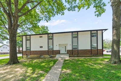 /international/us/2201-twin-oaks-drive-harrisonville-mo-110100266271/