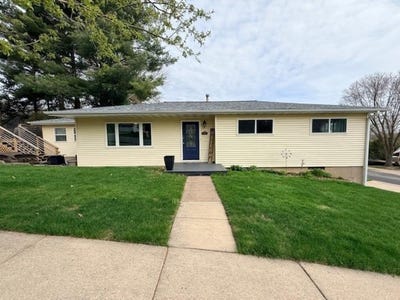 /international/us/1002-maple-street-wausau-wi-110107601156/