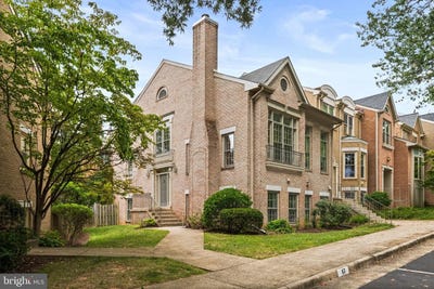 /international/us/2271-kings-garden-way-falls-church-va-110110333460/