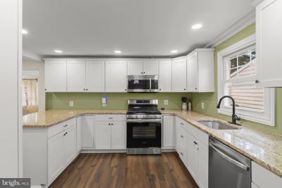 /international/us/15-n-locust-avenue-marlton-nj-110107898151/