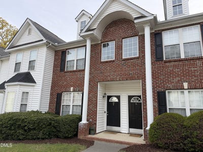 /international/us/15-moorefield-court-durham-nc-110107048106/