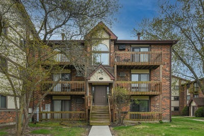/international/us/425-berkshire-drive-crystal-lake-il-110108060196/