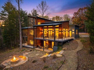 /international/us/23-lake-trail-w-hiawassee-ga-110106975480/