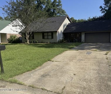/international/us/1416-e-village-parkway-gautier-ms-110108773593/