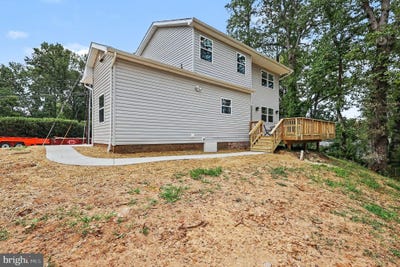 /international/us/3179-oakmont-avenue-triangle-va-110110105136/