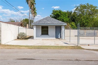 /international/us/123-flores-street-roma-tx-110102886213/