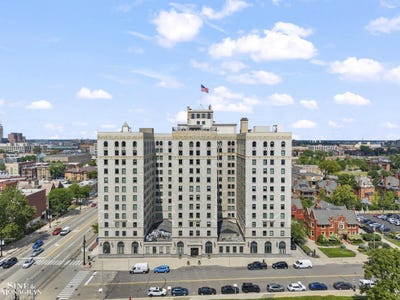 /international/us/15-e-kirby-511-street-detroit-mi-110119666716/